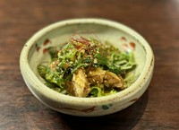 はらんぼとは、お腹の身のこと。マグロでいうところの「トロ」に当たります。(カツオの場合はそれほど脂が乗ることはありません)フワッとほどける食感やカツオの旨みが楽しい一品。