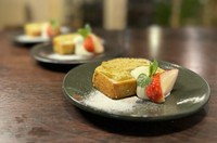 ロングランの定番ケーキ。材料名にパンチは無いですが、ファンの多い一品です。