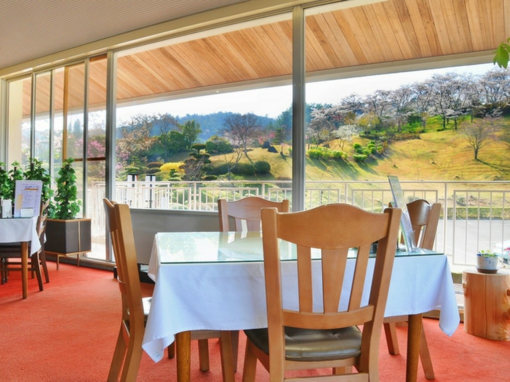 錦山CCレストランならではのロケーションを背景に楽しい時間を。