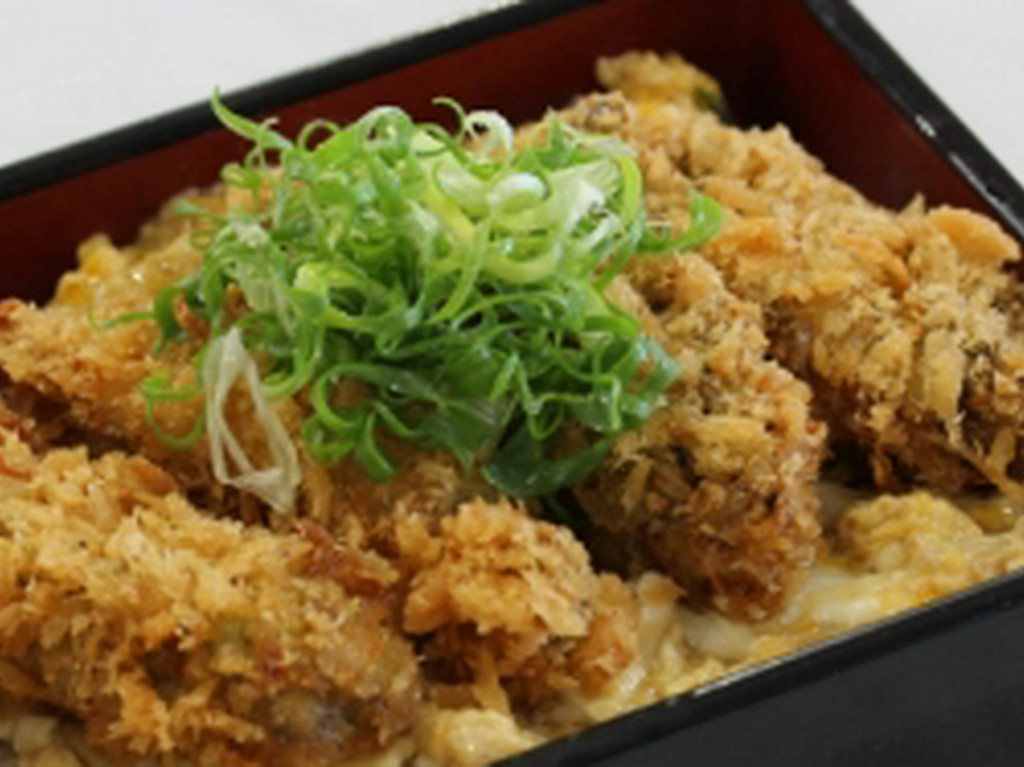 国産 大粒牡蠣使用 カキとじ重(お味噌汁付き)