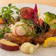 サラダ・スープ・ライス or パン付
※単品の場合は150円off