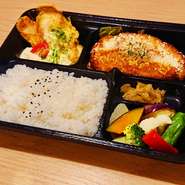 肉料理・魚料理の内容が日替わりとなります。
※日替わり弁当はランチのみでのご提供となります。