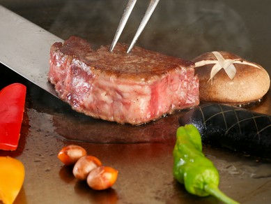 奇跡の逸品！　肉のおいしさに驚く『本日のシャトーブリアン』　