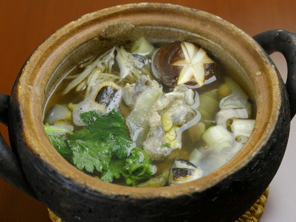 天然ものにこだわり、すっぽんの美味しさがより一層引き立つ『丸鍋』