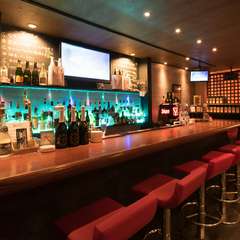 カウンターでのんびり一杯