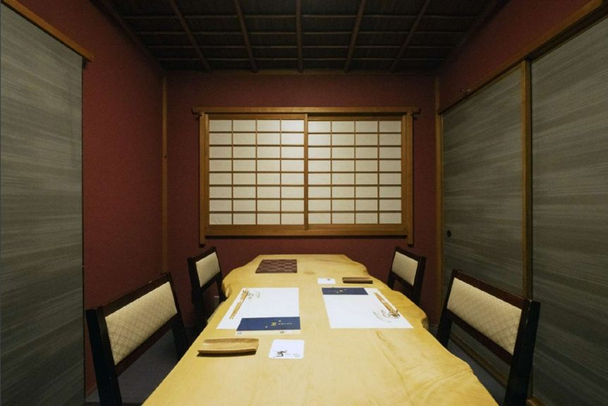 専属の美人若女将がおもてなし致します。