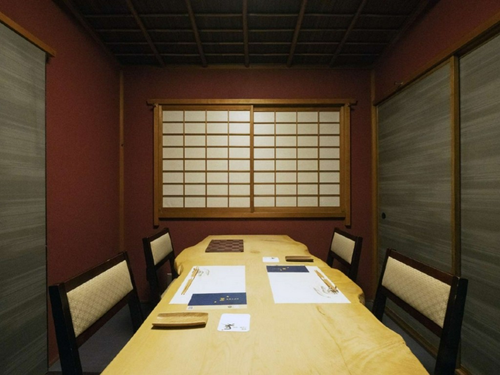 専属の美人若女将がおもてなし致します。		