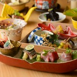 石川県のブランド蟹「加能蟹」をお一人様1匹まるごと使用し、蟹刺、蟹鮨などをコースでご用意いたします。