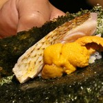 地元の旬の食材を用いた寿司や逸品料理が楽しめるワンランク上の懐石コースです。