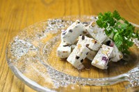 Sサイズ(ハーフサイズ)750円
NUMMAのベリーやチョコレートやナッツの入った、シチリア風リコッタチーズのアイスケーキ

