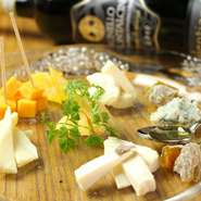 チーズ5種盛り合わせ (Assortment of 5 types of cheese)