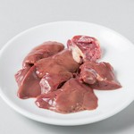 〈鶏の肝〉白肝は市場に出回りにくい鶏の肝、希少部位です。舌触りが良く、トロっとした肉質です。