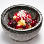甘酸っぱいベリーをちりばめました☆アイスとの相性抜群です！