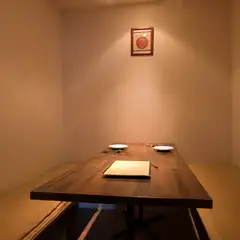 半個室でゆったりと。家族の記念日を彩る特別なディナー