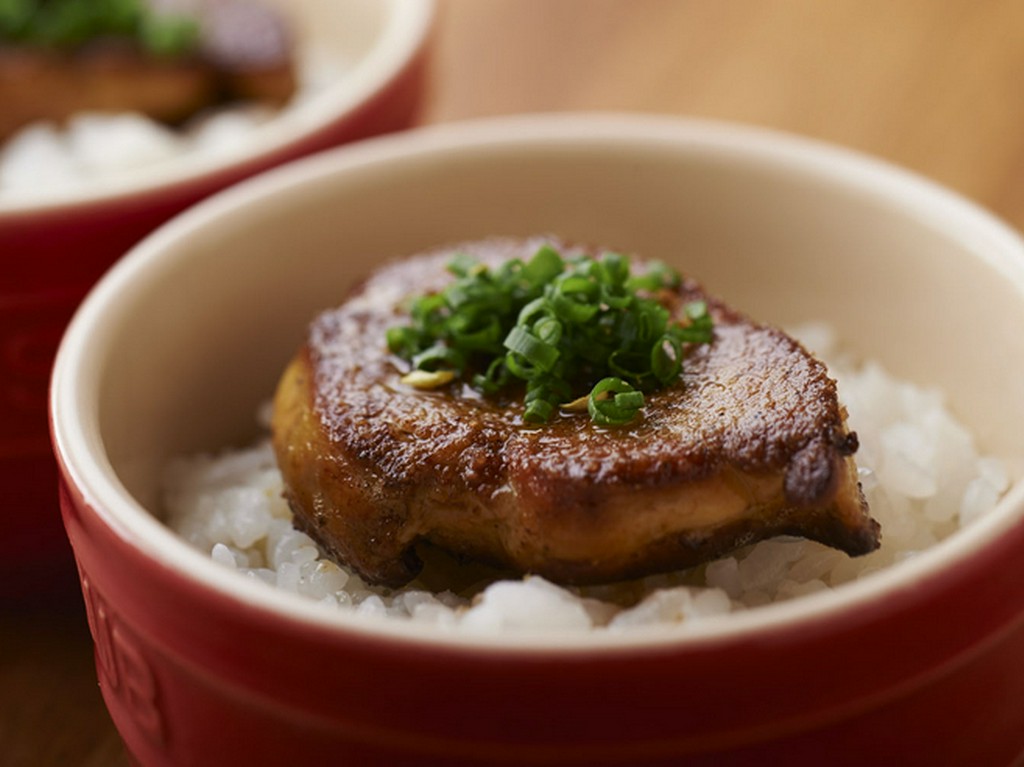 全国丼グランプリで2年連続金賞受賞の名物料理『フォアグラご飯』