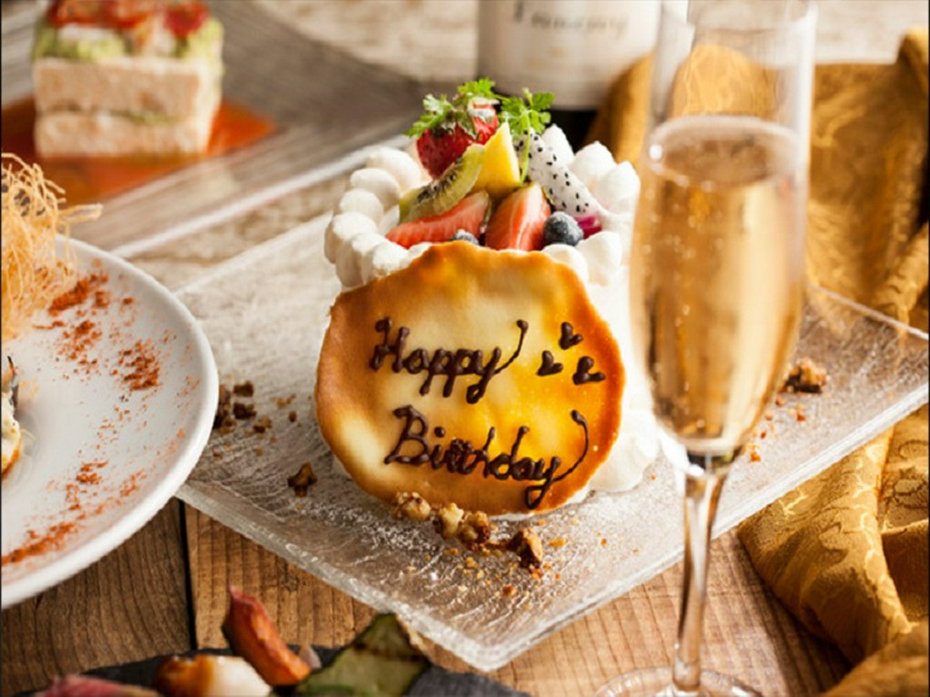お誕生日や大切な記念日に、サプライズ演出を