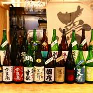 大将の出身地である福島は日本酒の宝庫。銘酒の誉れ高い福島の地酒が純米・山廃・生酒など豊富に揃い、季節限定や入手困難なレアな酒も登場。女性に人気のリキュールもあり、ピーチ味など可憐な味わいが魅力です。