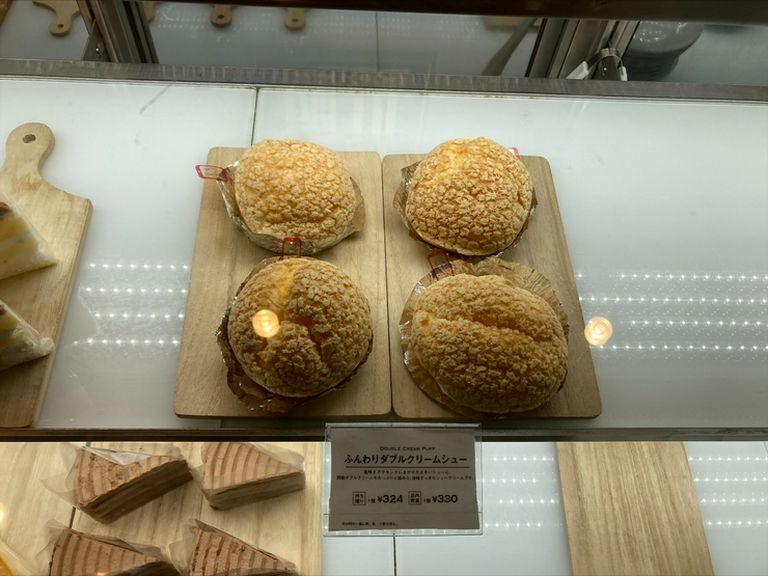 ふんわりダブルクリームシュー(DOUBLE CREAM PUFF)1ピース