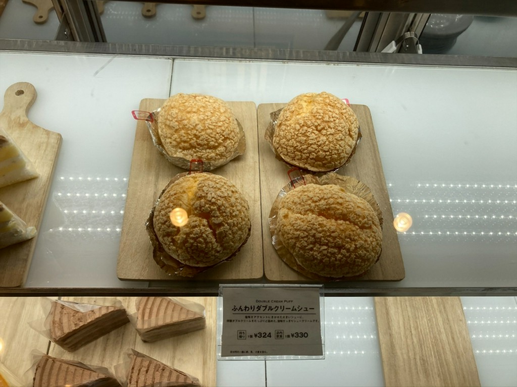ふんわりダブルクリームシュー（DOUBLE CREAM PUFF）1ピース