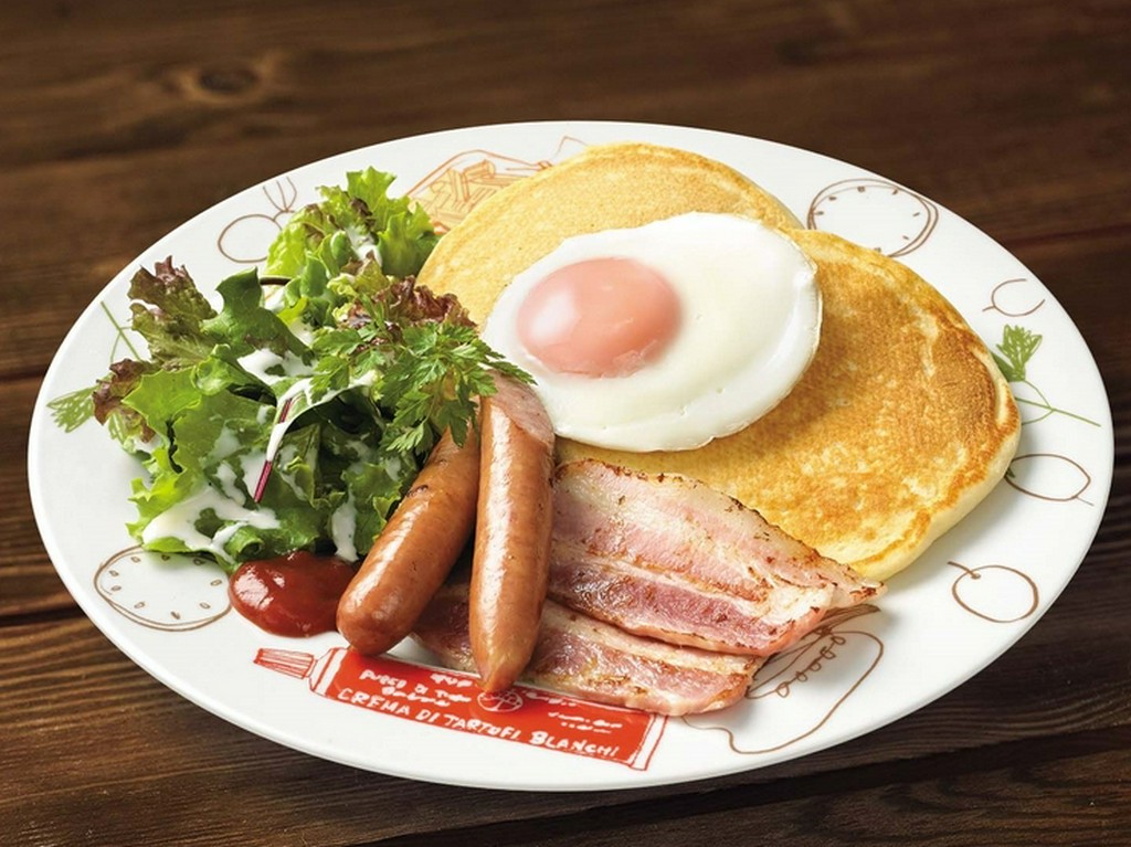 ベーコンエッグパンケーキ（Bacon ＆ sausage with Pancakes）