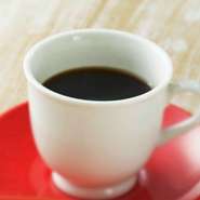 昔ながらの豊かな香りクリーンな味わいのコーヒー
豆はブラジル・メキシコ産中心のブレンド  ※おかわり半額
