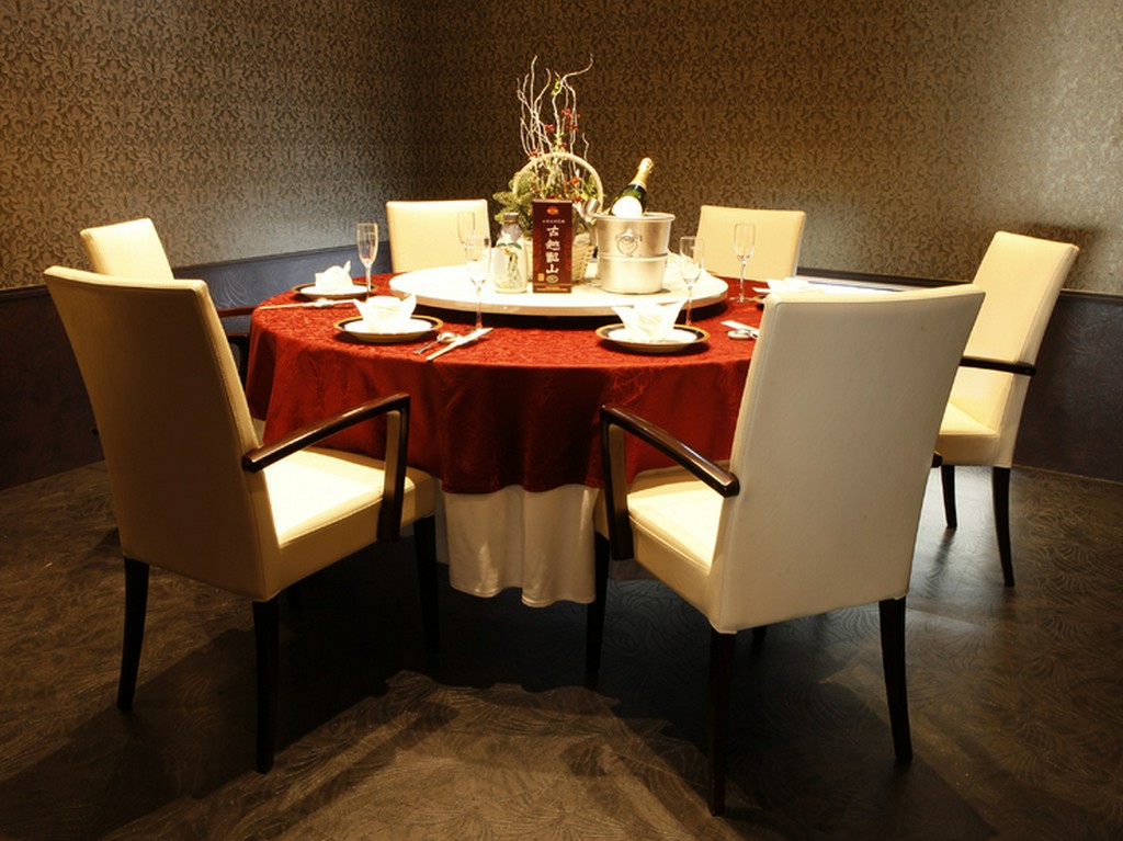 本格中国広東料理をオリエンタル調の風情溢れる個室で味わう