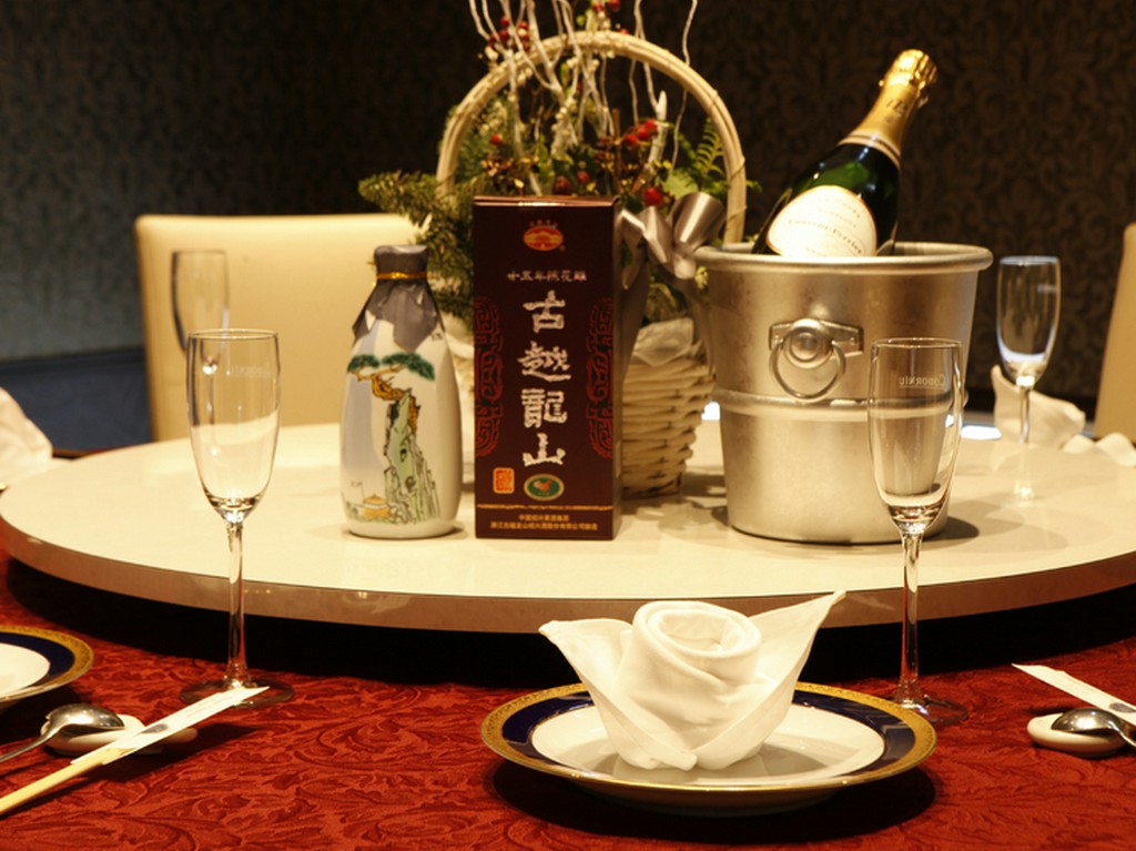 芳醇でまろやかな口あたりの紹興酒は中国広東料理と抜群の相性