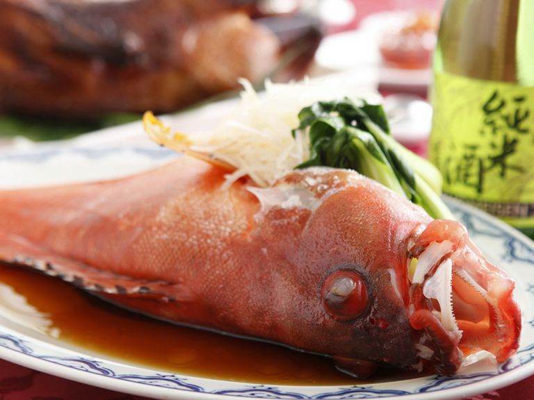 旬の新鮮な魚介を使った『本日の鮮魚』は素材の旨みが際立つ、格別な味わい