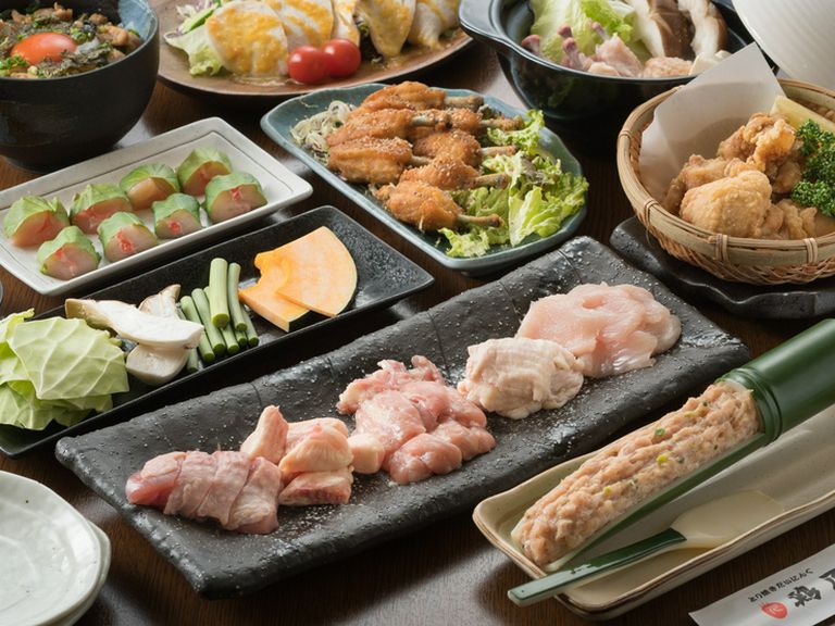 鮮度抜群、旨み濃厚な鶏肉を使った人気メニューがずらり