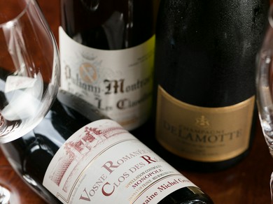 寿司にあう種類豊富なワインを堪能