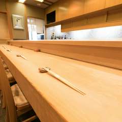 伝統の江戸前寿司を心ゆくまでご堪能ください