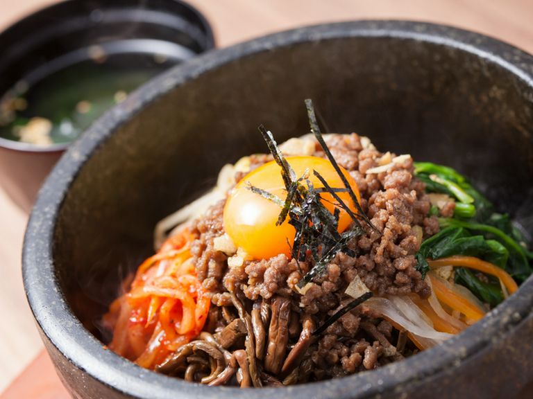 特製石焼ビビンバ(わかめスープ付)