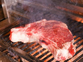 信頼できる食材だけを厳選し、直接仕入れ