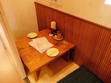 二人だけの時間をゆったりと過ごせる完全個室