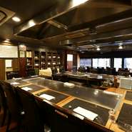 人気のステーキ、しゃぶしゃぶとも、2名様用の料理・飲み物・デザートがセットになった、お得な『お二人様用セット』をご用意。大満足の内容で、リピーター続出のメニューです。ぜひ、二人で仲良くお楽しみを！