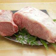 ステーキパンドラでは安全で上質な黒毛和牛や、新鮮な魚介類、自然の旨味たっぷりの野菜を使用し、お客様が安心して美味しくお召し上がり頂ける様に素材にこだわっております。