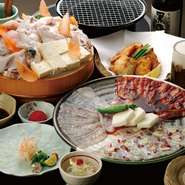美味しいふぐ料理をお客様に届けるために、店内で使用しているポン酢は、ふぐとの相性も考えて作られたオリジナルのポン酢です。サッパリとしているので、ふぐの美味しさが十分に楽しめるものとなっています。