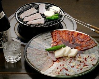 当店発祥の自慢の焼きふぐを存分に楽しんで頂けるコース内容となっております。