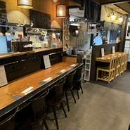 カウンター席(10席)
