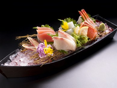 その日によってネタが違う面白さ『日本海　鮮魚　三種盛り』