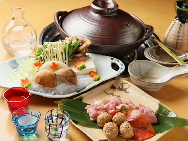 地元の名産「八丁味噌」と「名古屋コーチン」の甘みと旨みを堪能する『みそ鍋』