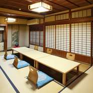 客室は全7室の個室のみ。掘りごたつまたは、テーブル個室へのご案内となります。掘りごたつの個室は襖と障子で仕切られた純和風個室となります。

席タイプ/掘りごたつ
個室仕切り/完全個室（壁・扉あり）
人数/5名様～20名様
禁煙・喫煙/喫煙可
予約/直接お店にお問い合わせください