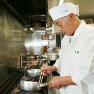 一口に“名古屋料理”といっても、その味わいは時代やお客様の声と共に常に進化させています。四季折々の食材も使用し「飽きのない・伝統を守った」味わいと上質な空間で、気の付くおもてなしをさせていただきます。