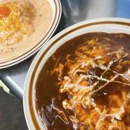 定番のケチャップチキンライスをオムライスから
奈良県産のしょう油を使用したしょう油チキンライスのオムライスなど幅広い年齢層の方にご満足いただけると思います。