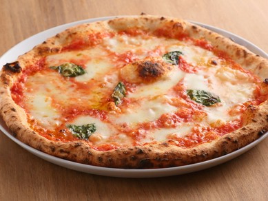 オーガニックの生地でつくるピッツァの王道『マルゲリータ』