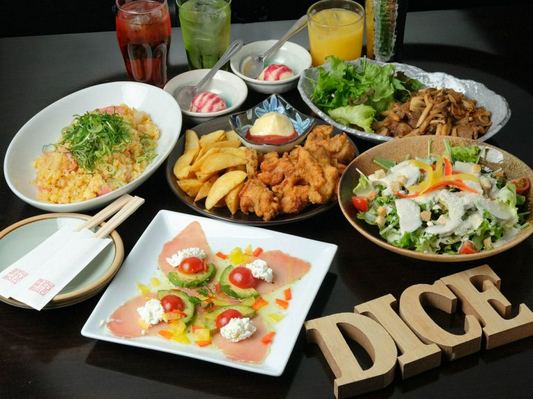 ゆっくり食べて、飲んで、楽しめる『飲み放題付きコース』あり