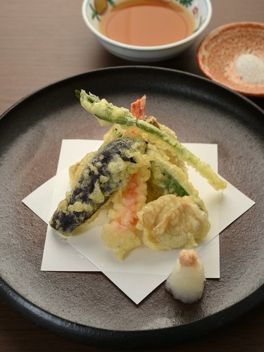 上品で美しい盛り付けにも注目