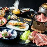 お造り盛り合わせ、焼き物、蒸し物、デザートなど、豪華メニューが勢揃いしたコースに＋2,200円or＋3,300円飲み放題付きでご提供致します。観光などの際、接待などのおもてなしの席にも最適です。