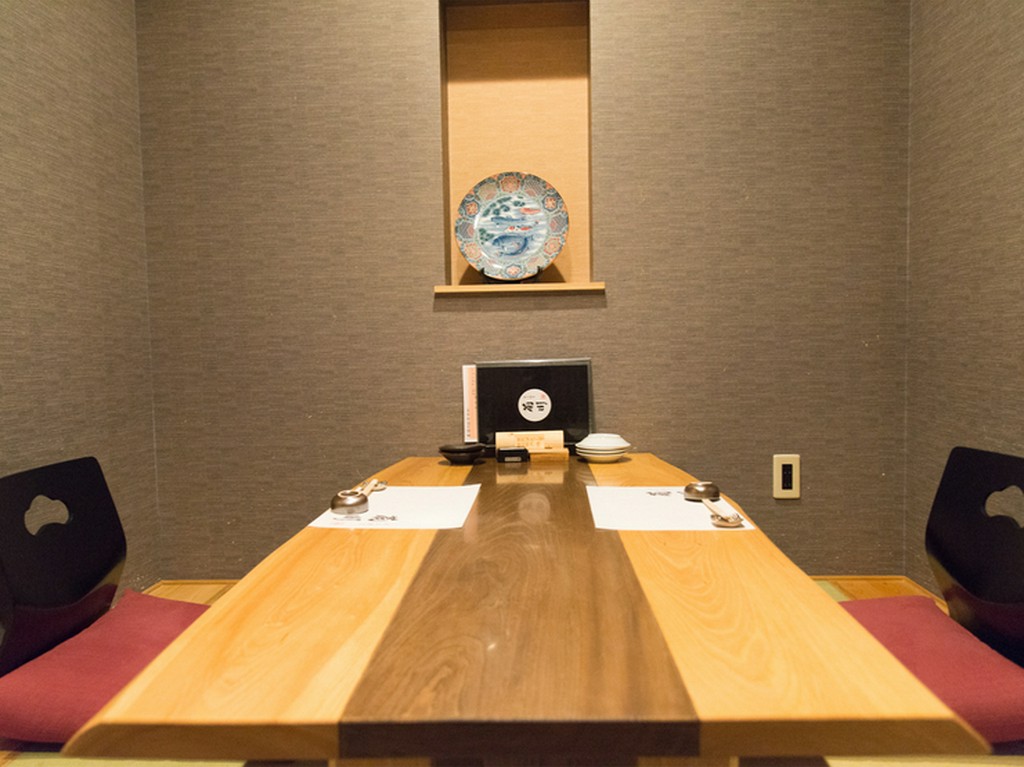 落ち着いた空間と至極の料理で、特別なゲストをおもてなし