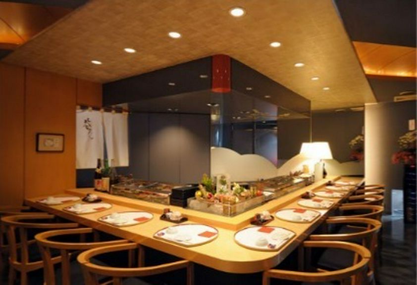 旬の寿司を落ち着いた空間で味わえる